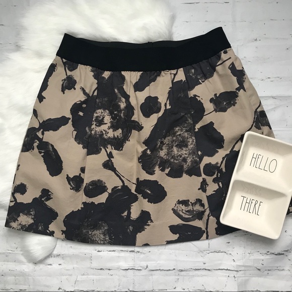J. Crew Dresses & Skirts - J. Crew Tan Black Watercolor Floral Pull On Band Pocket Skirt Size 4